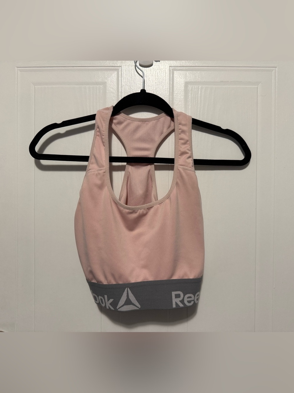 🫶🏻🫶🏻FREE🫶🏻🫶🏻
Reebok Light Pink Racerback Sports Bra with Gray Logo Band